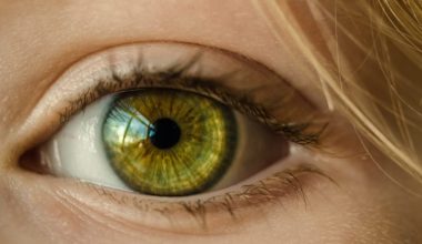 How to change eye color naturally with food